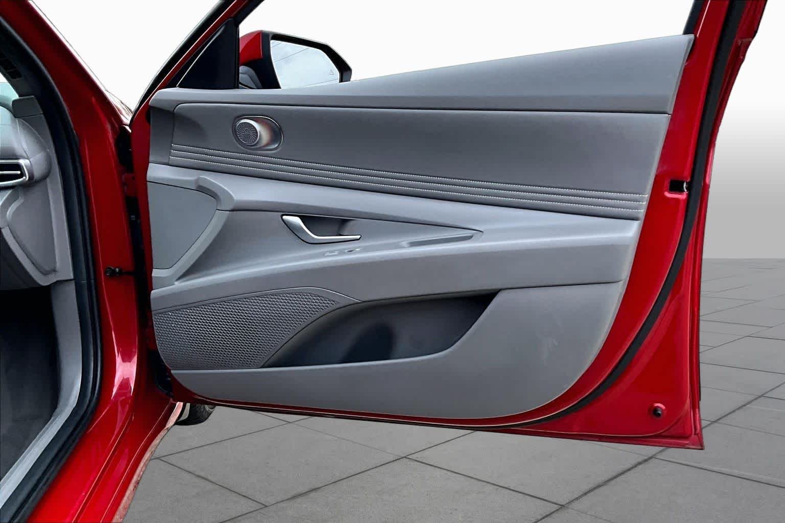 Used 2022 Scarlet Red Pearl Hyundai SEL image 22