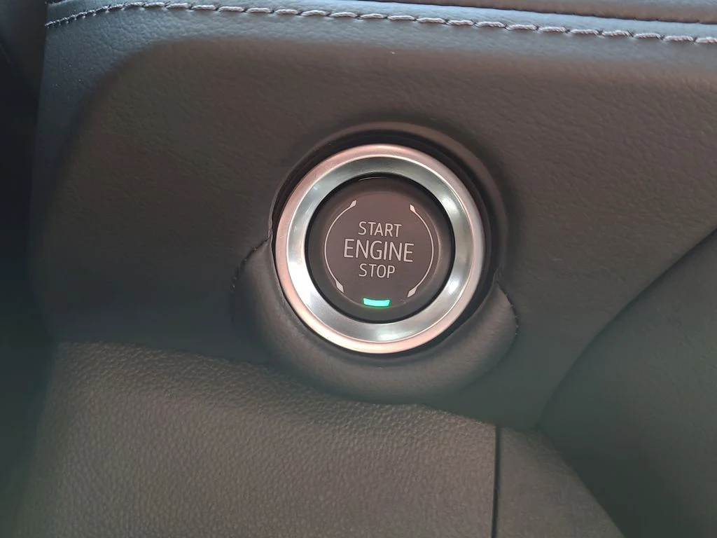 Used 2025 Red Chevrolet Z71 image 31