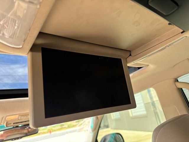 Used 2008 Black Lexus 470 image 10