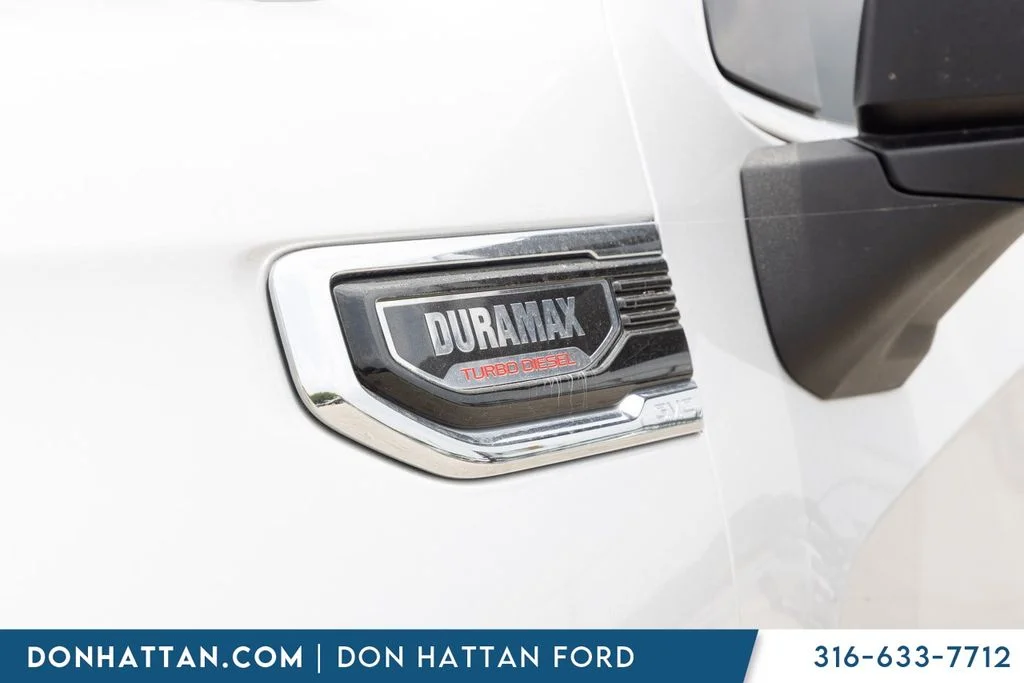 Used 2021 Silver GMC SLT image 31