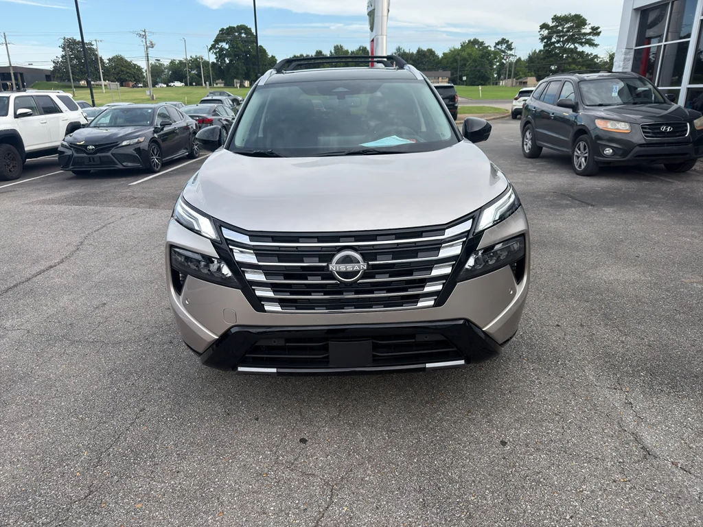 Used 2026 Champagne Silver Metallic/Super Black Nissan Platinum image 2