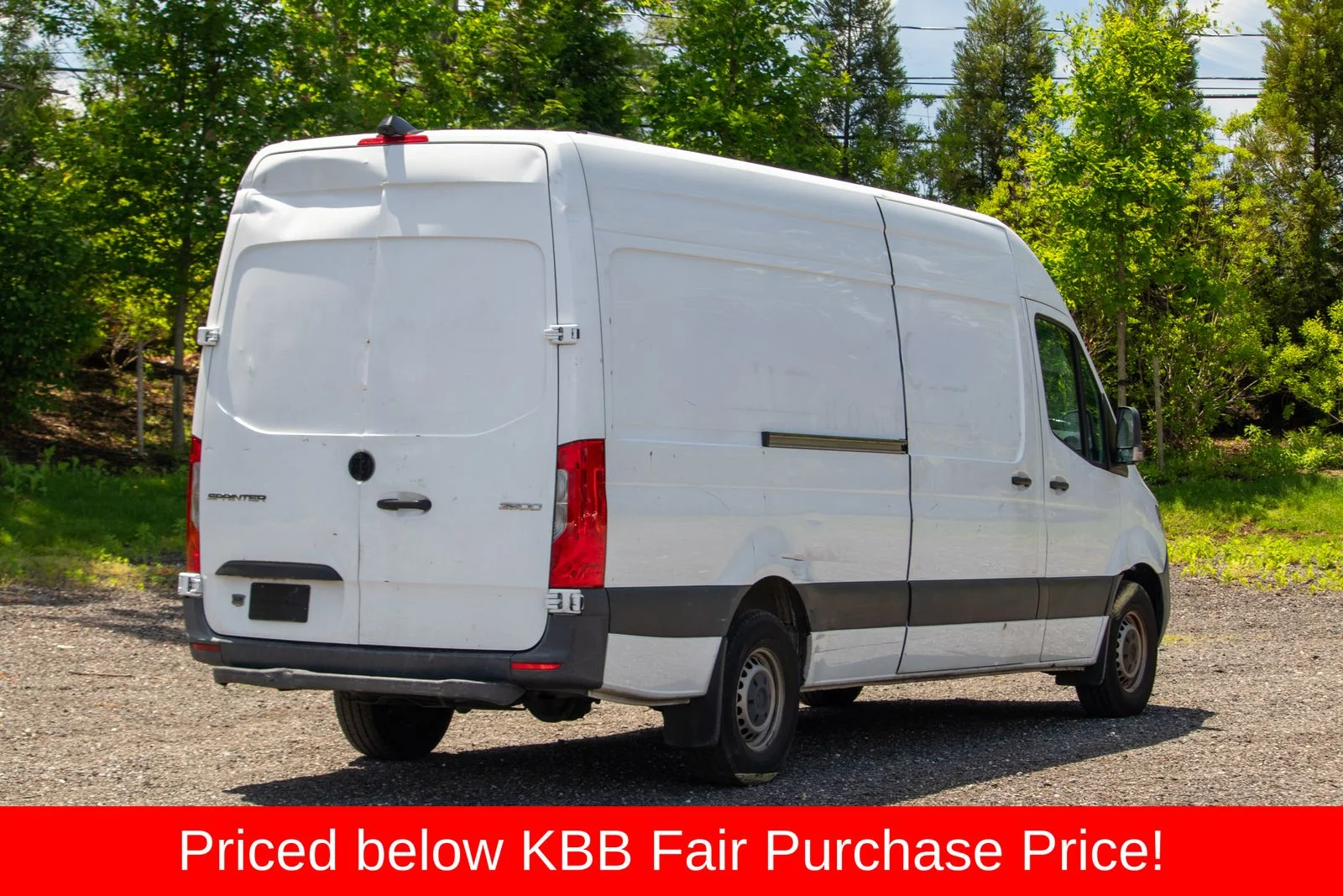 Used 2021 White Mercedes-Benz Cargo 170 WB image 7