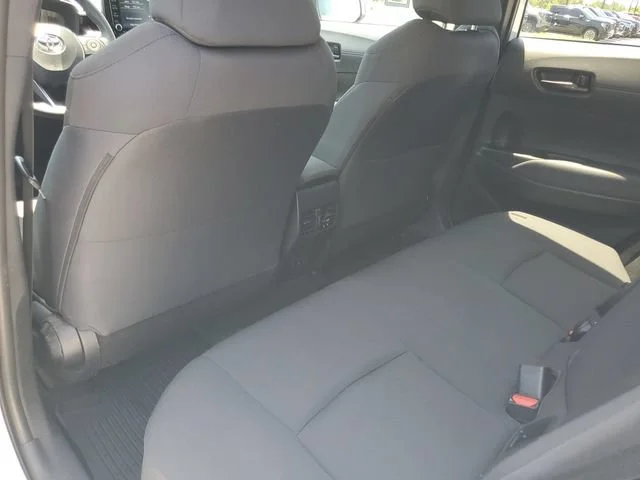 Used 2022 Wind Chill Pearl Toyota LE image 23