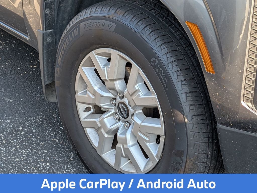 Used 2022 Gray Nissan SV image 7