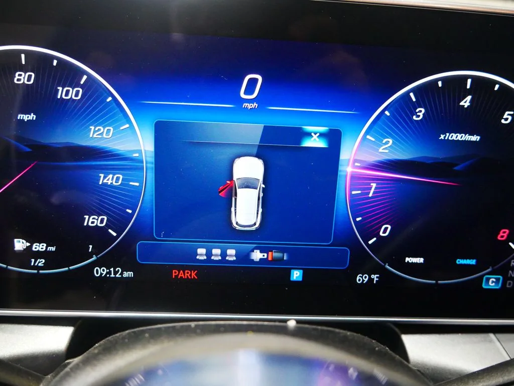 Certified Used 2026 MANUFAKTUR Alpine Grey Mercedes-Benz GLC 300 image 33