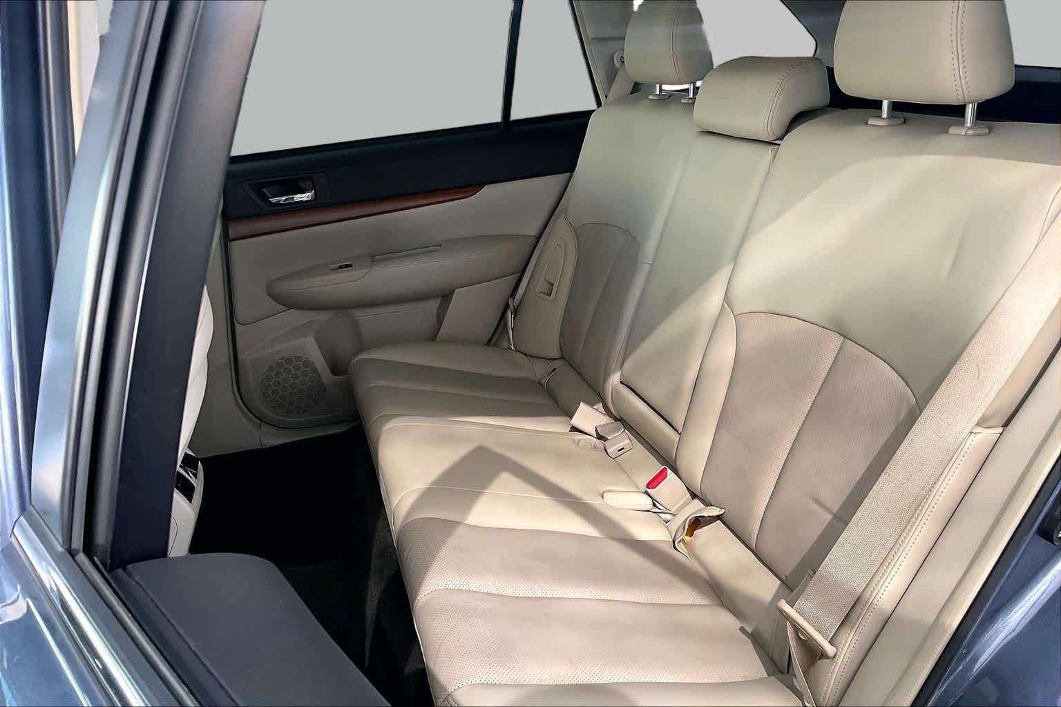 Used 2014 Twilight Blue Metallic Subaru 2.5i Limited image 21