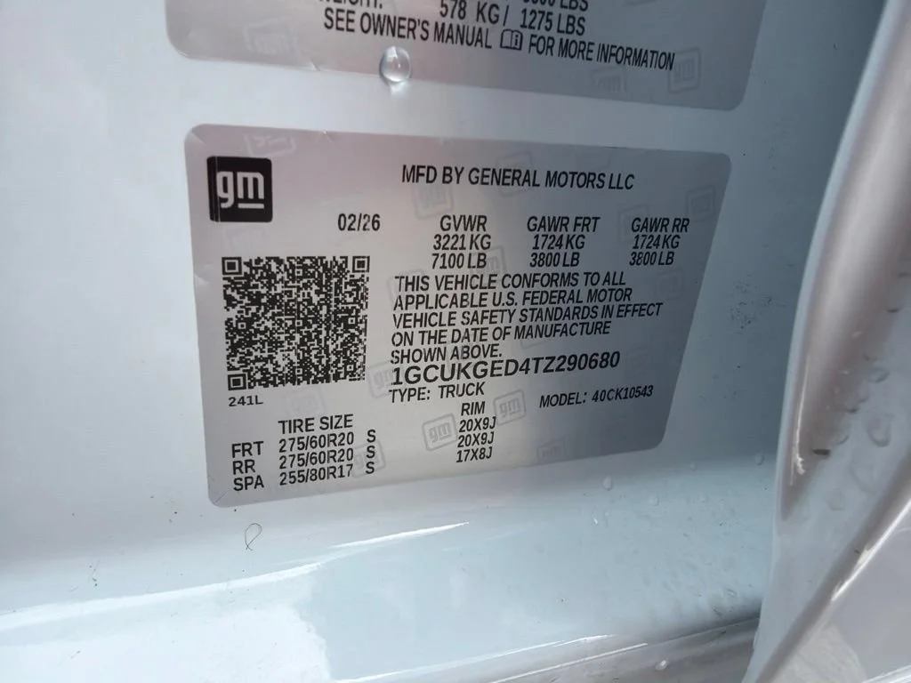Used 2026 Polar White Tricoat Chevrolet LTZ image 11