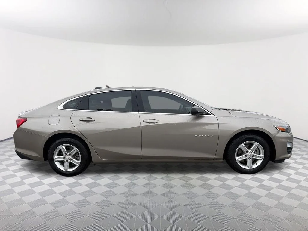 Used 2022 Gray Chevrolet LS image 4