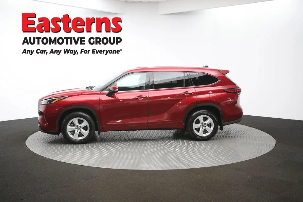 Used 2022 Red Toyota LE image 59
