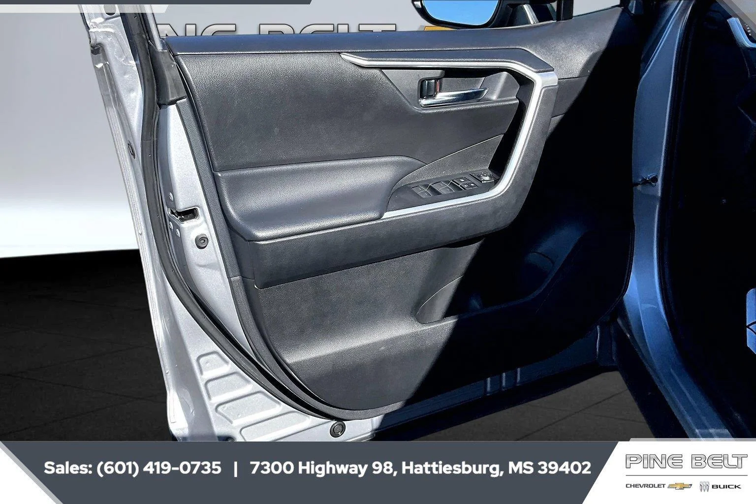 Used 2024 Silver Sky Metallic Toyota XLE image 17