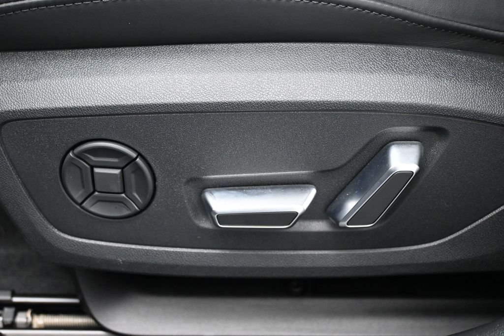 Used 2026 Black Audi 4.0T image 9