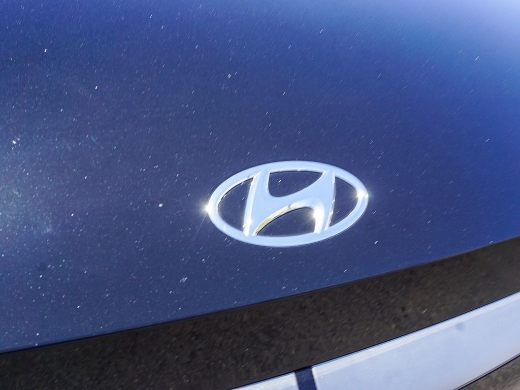 Used 2024 Black Hyundai SEL image 12
