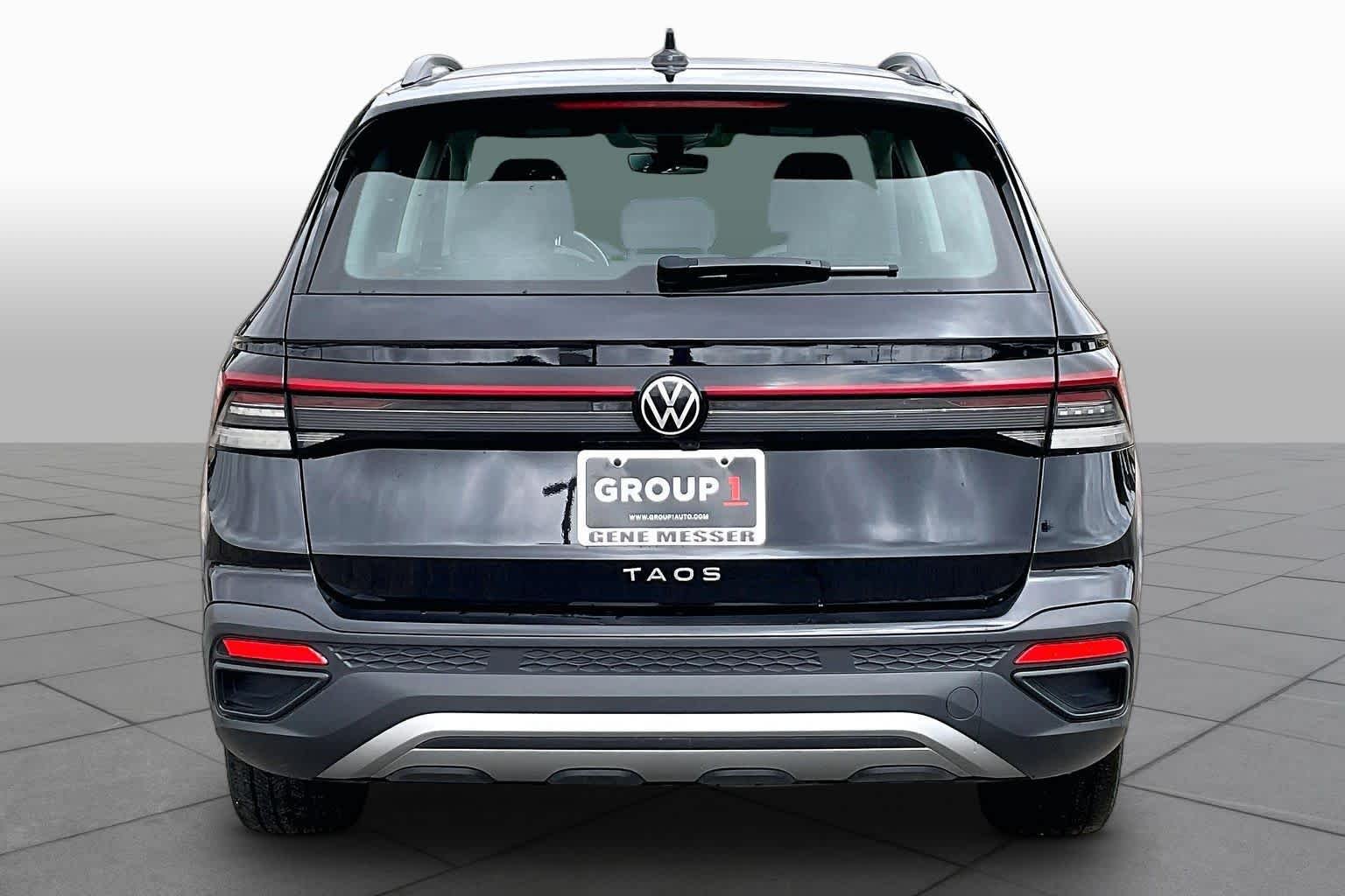 Used 2025 Deep Black Pearl Effect Volkswagen S image 5