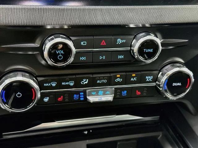 New 2026 Glacier Gray Metallic Tri-Coat Ford F-250® Platinum® image 50