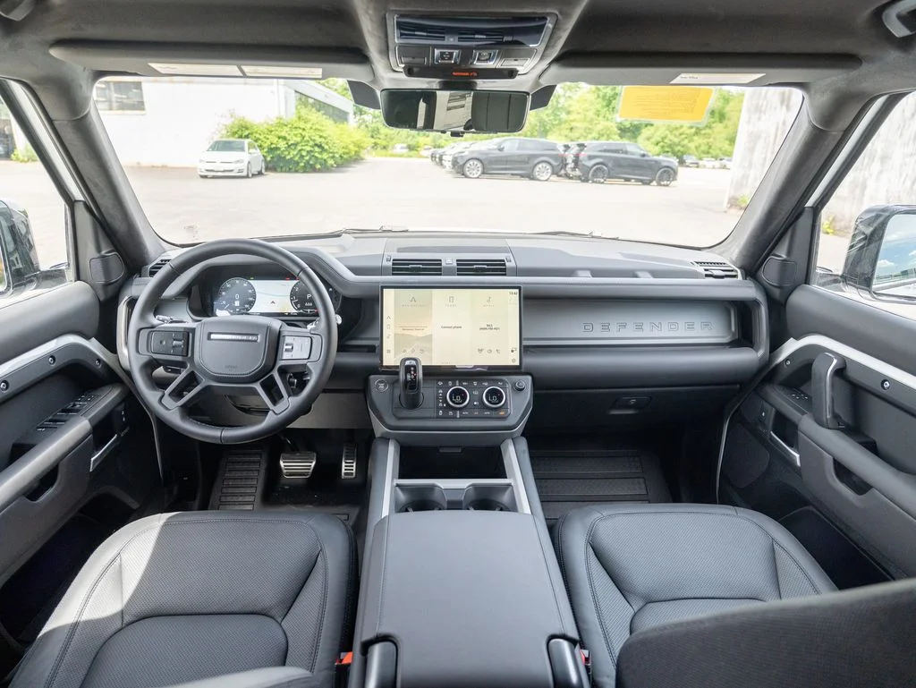 2026 Land Rover Defender V8 - Photo 17