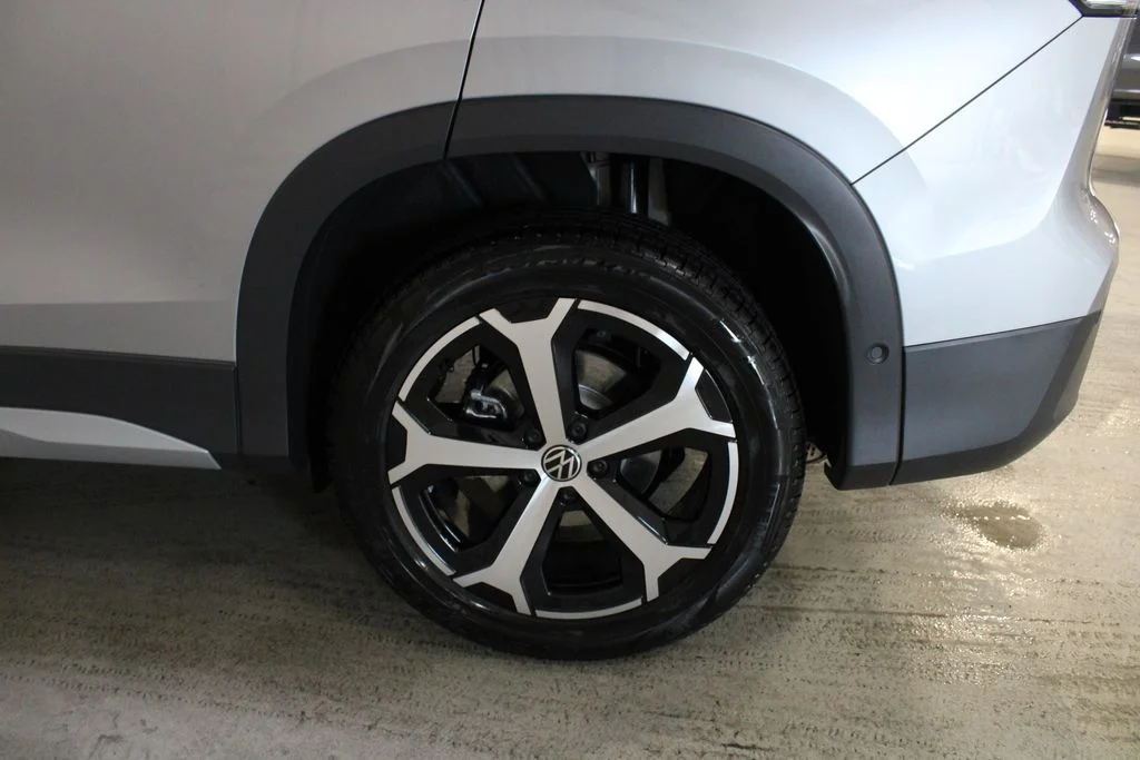 New 2026 Silver Volkswagen SE image 29