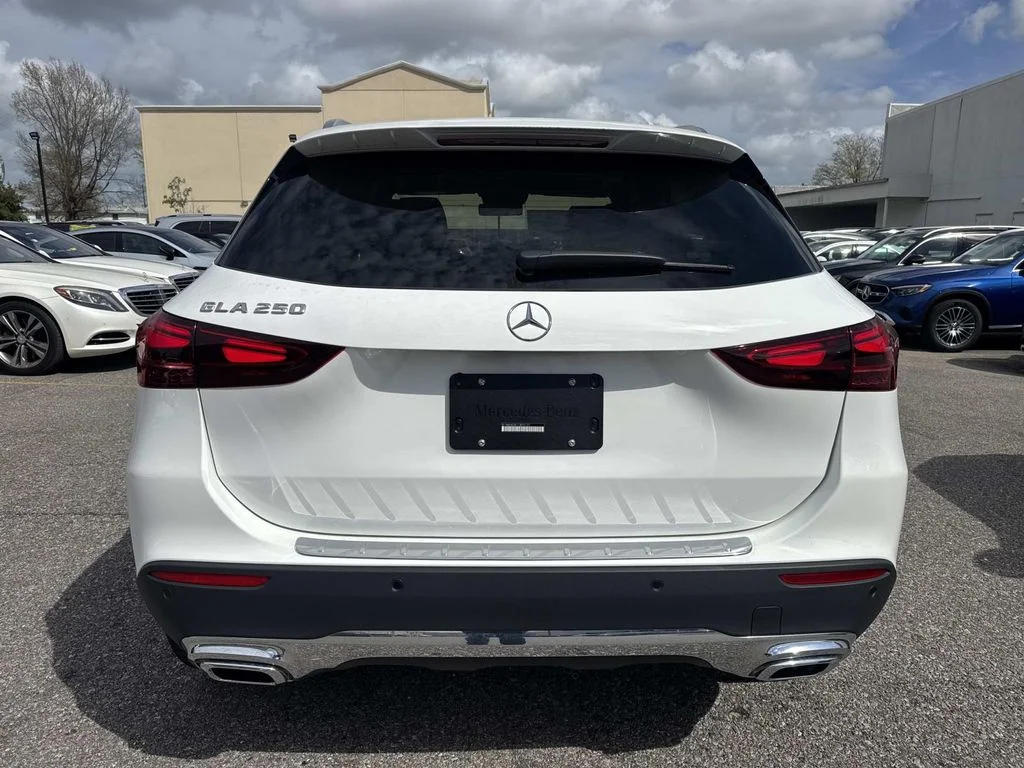 Certified Used 2026 White Mercedes-Benz GLA 250 image 4