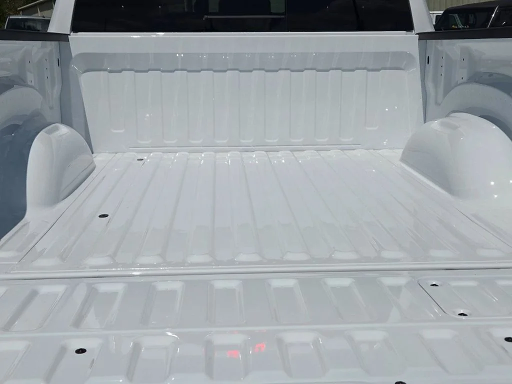 New 2026 Bright White Clear-Coat Exterior Paint RAM Laramie image 11
