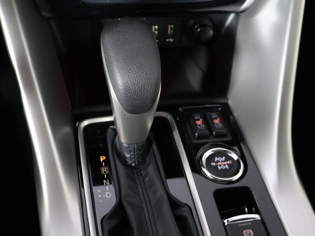 New 2026 White Mitsubishi SE image 52