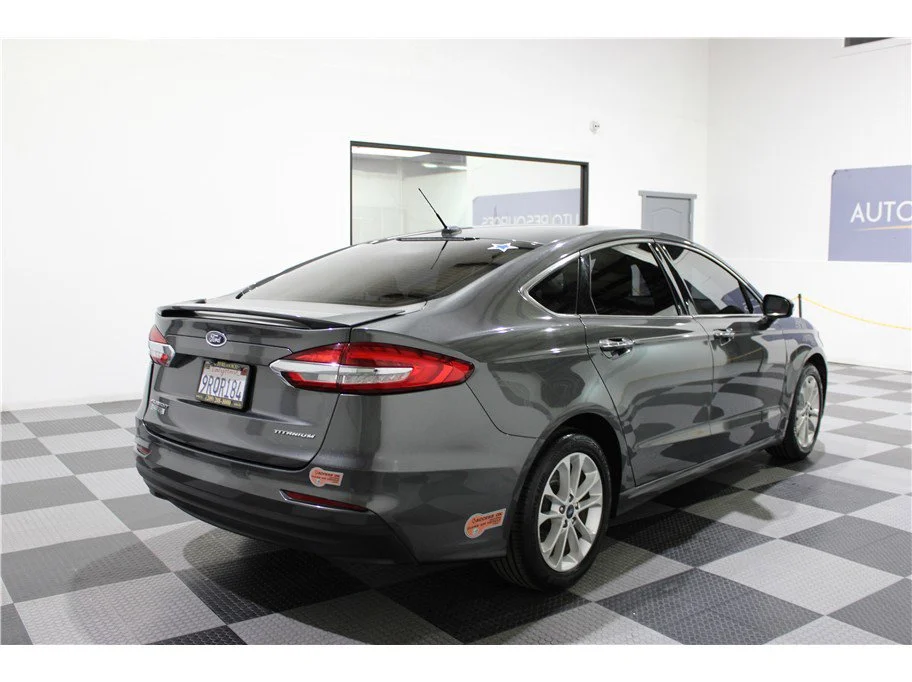 Used 2019 Dark Gray Ford Titanium image 4