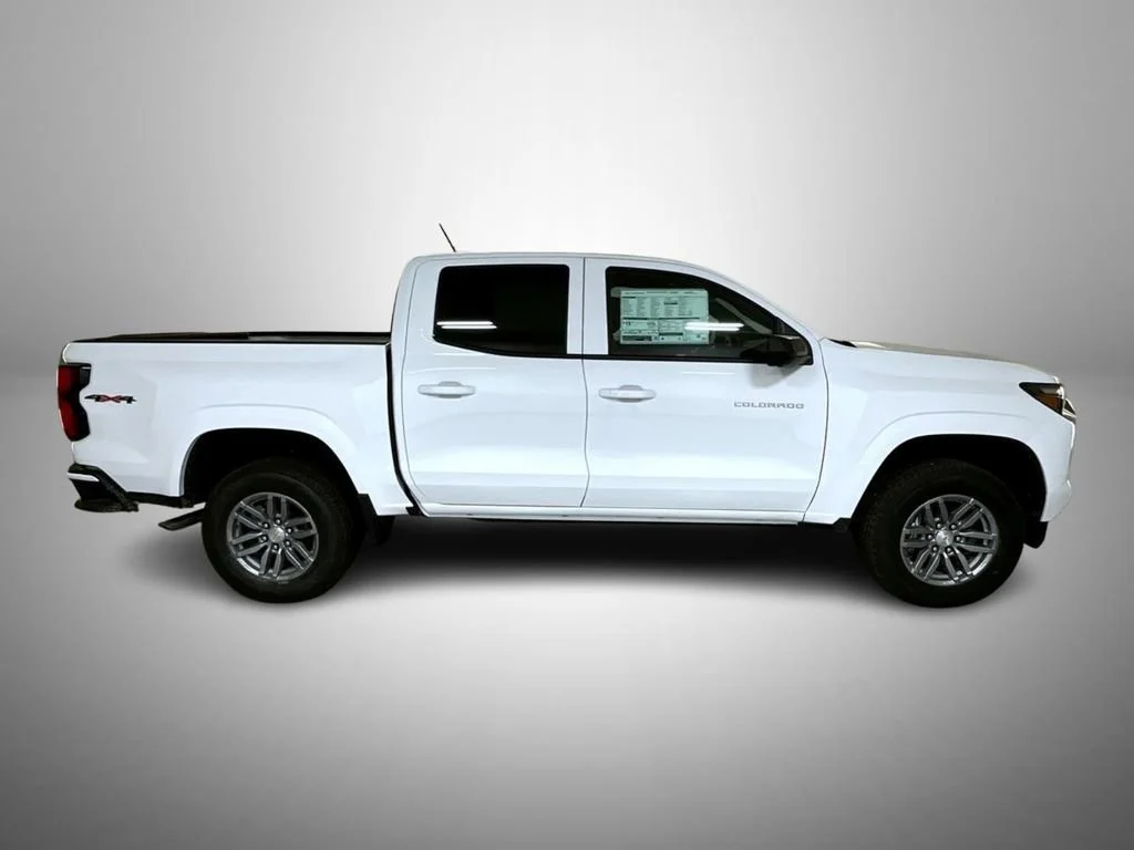 New 2026 Summit White Chevrolet LT image 4