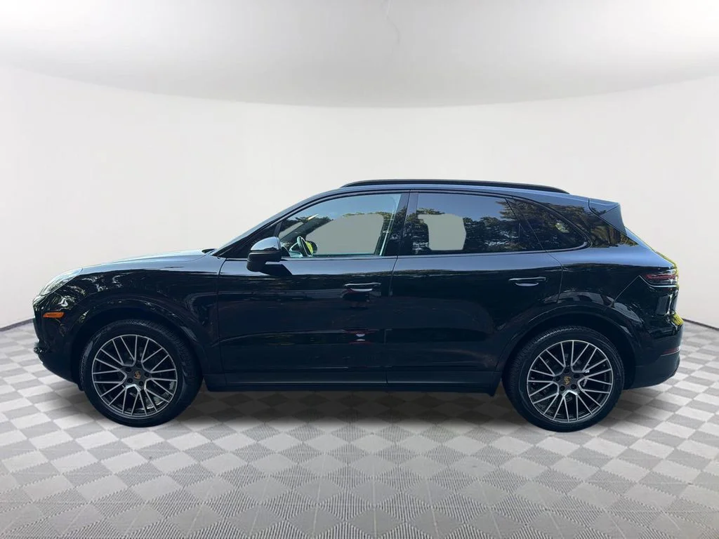 Used 2020  Porsche Base image 8