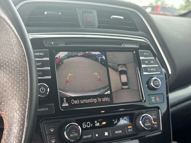 Used 2023 Gray Nissan SR image 17
