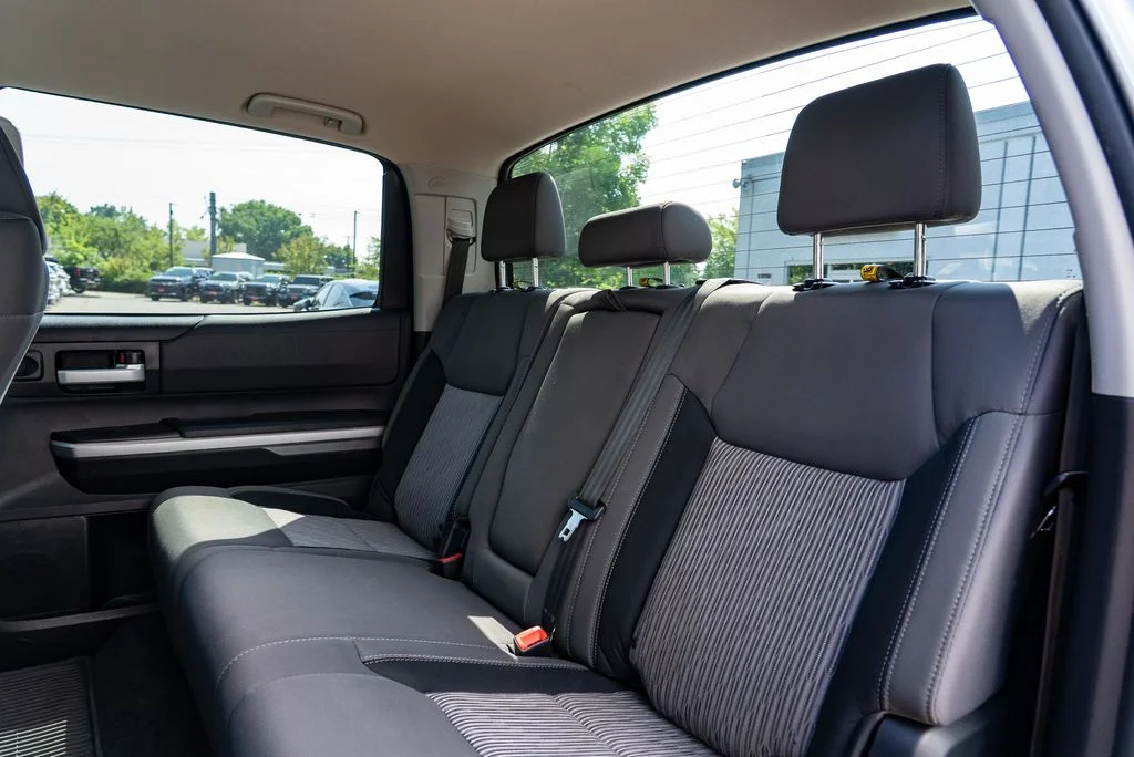 Used 2017 Silver Toyota SR5 image 24