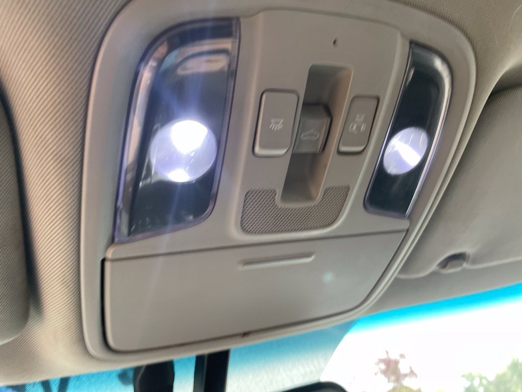 Used 2018 Sparkling Silver Kia EX image 16