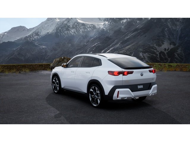 New 2026 Mineral White Metallic BMW xDrive28i image 2