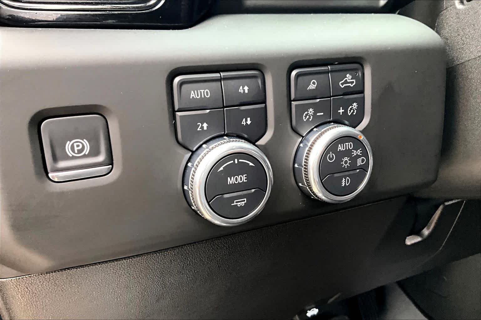 Used 2025 Titanium Rush Metallic GMC AT4 image 36