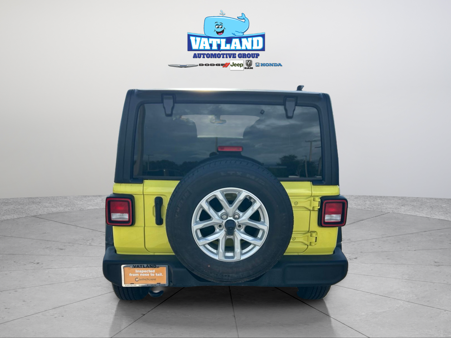 Used 2023 Yellow Jeep Sport S image 4