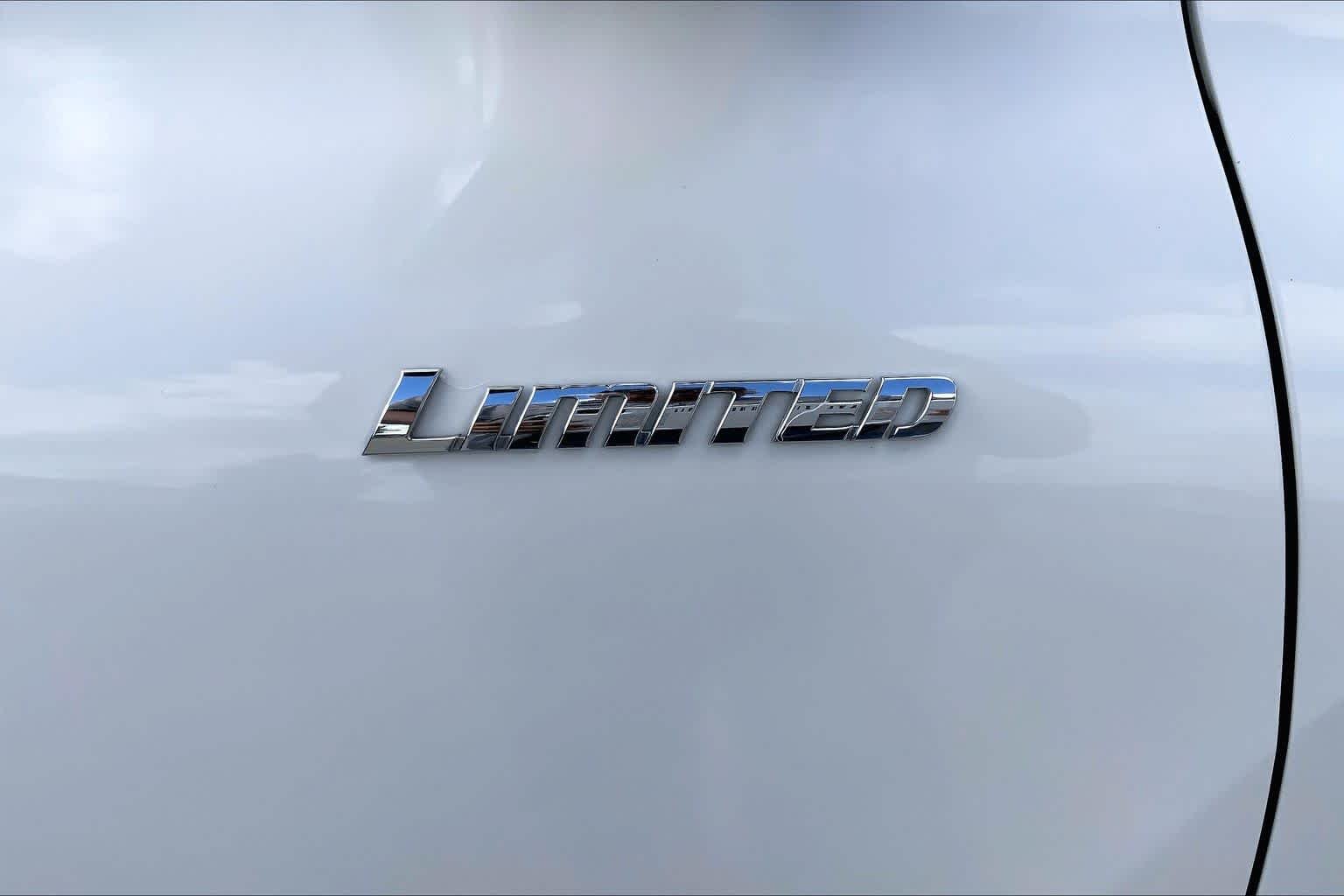 Used 2012 Blizzard Pearl Toyota Limited image 10