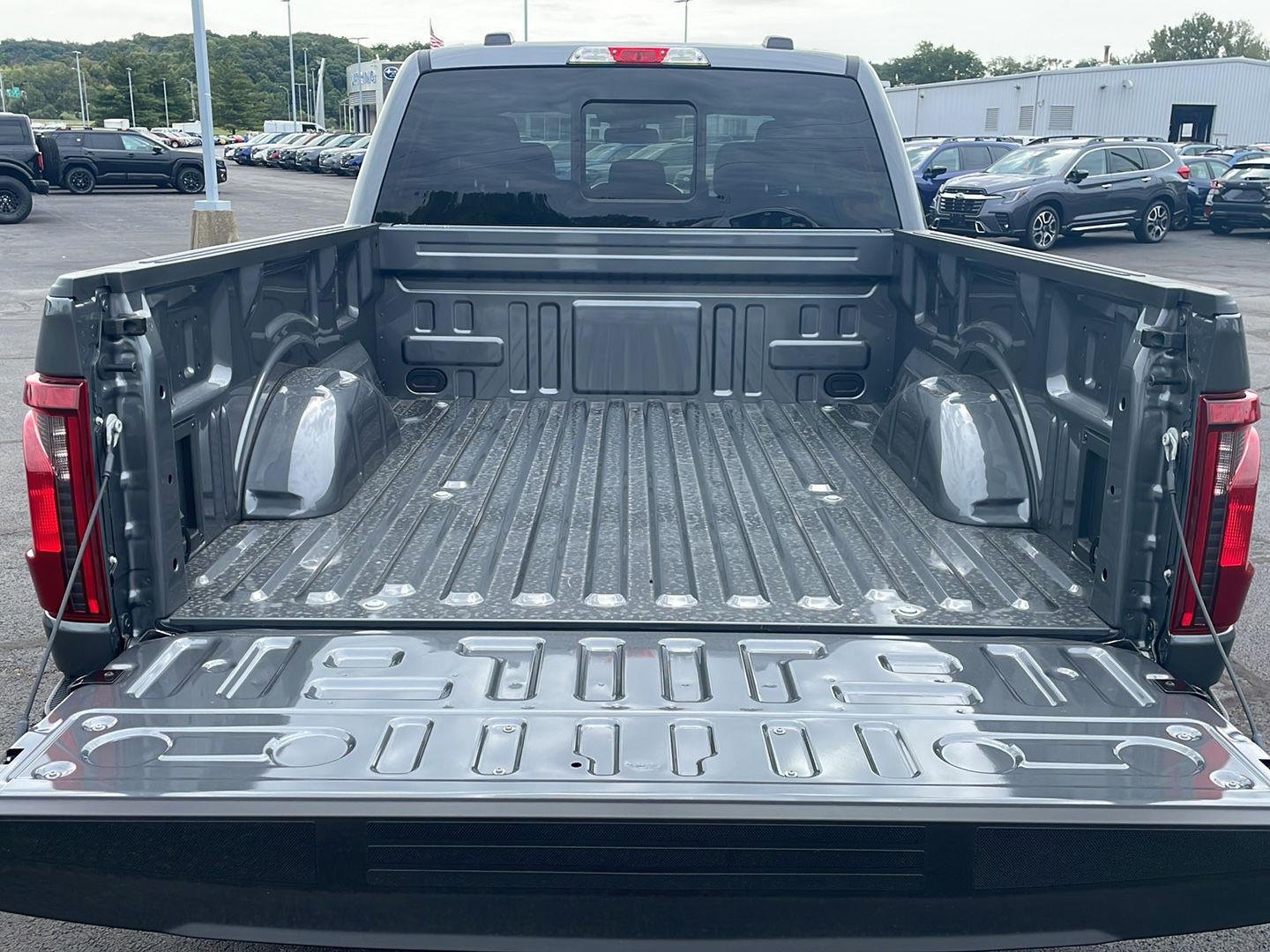 New 2026 Carbonized Gray Metallic Ford XLT image 32