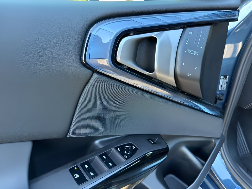 New 2026 Arctic Race Blue metallic BMW 30 xDrive image 12