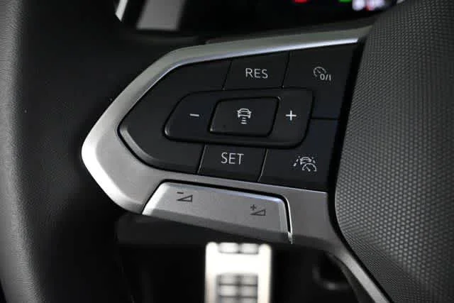 New 2026 Pure Gray Volkswagen 2.0T Peak Edition image 35