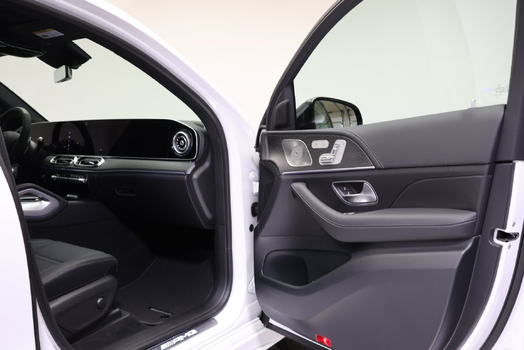 New 2027 MANUFAKTUR Moonlight White Metallic Mercedes-Benz  image 51