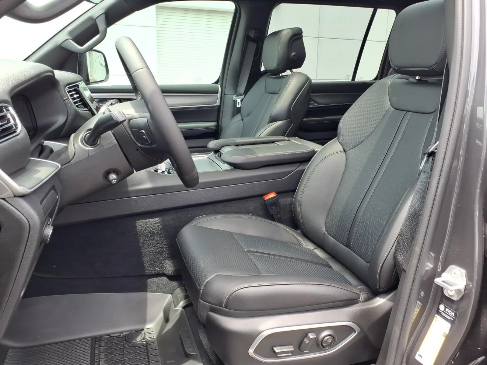 New 2026 Baltic Gray Metallic Clearcoat Jeep Upland image 20