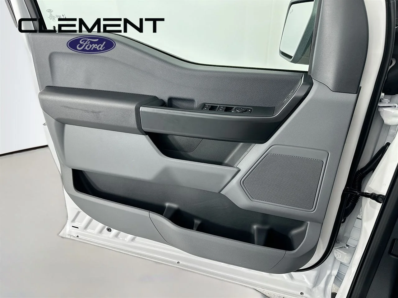 New 2026 Oxford White Ford XL image 23