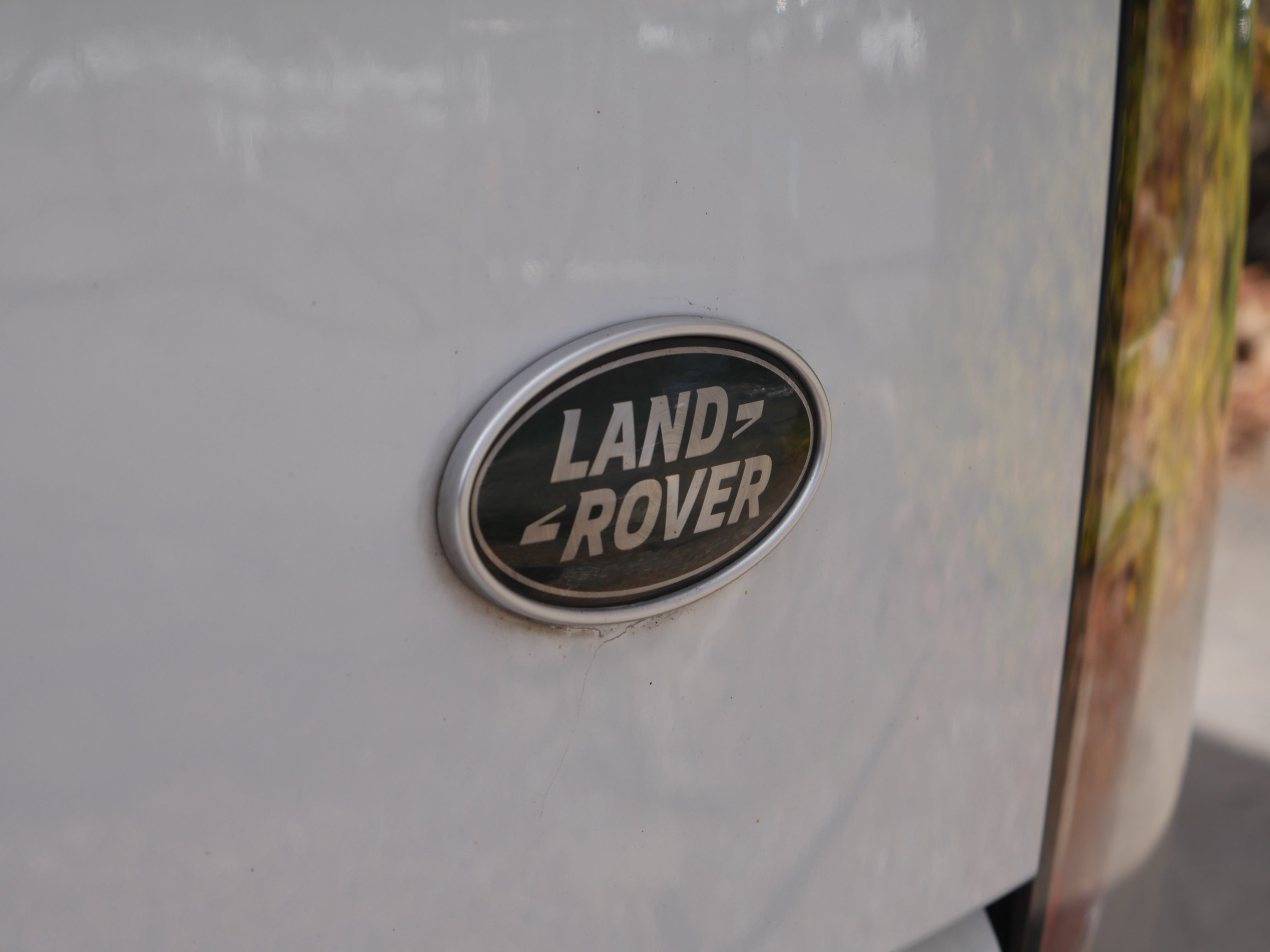 Used 2019 Fuji White Land Rover  image 24
