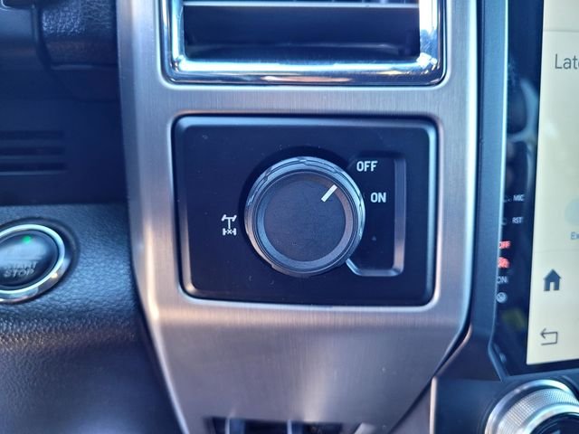 Used 2015 White Ford Platinum image 17