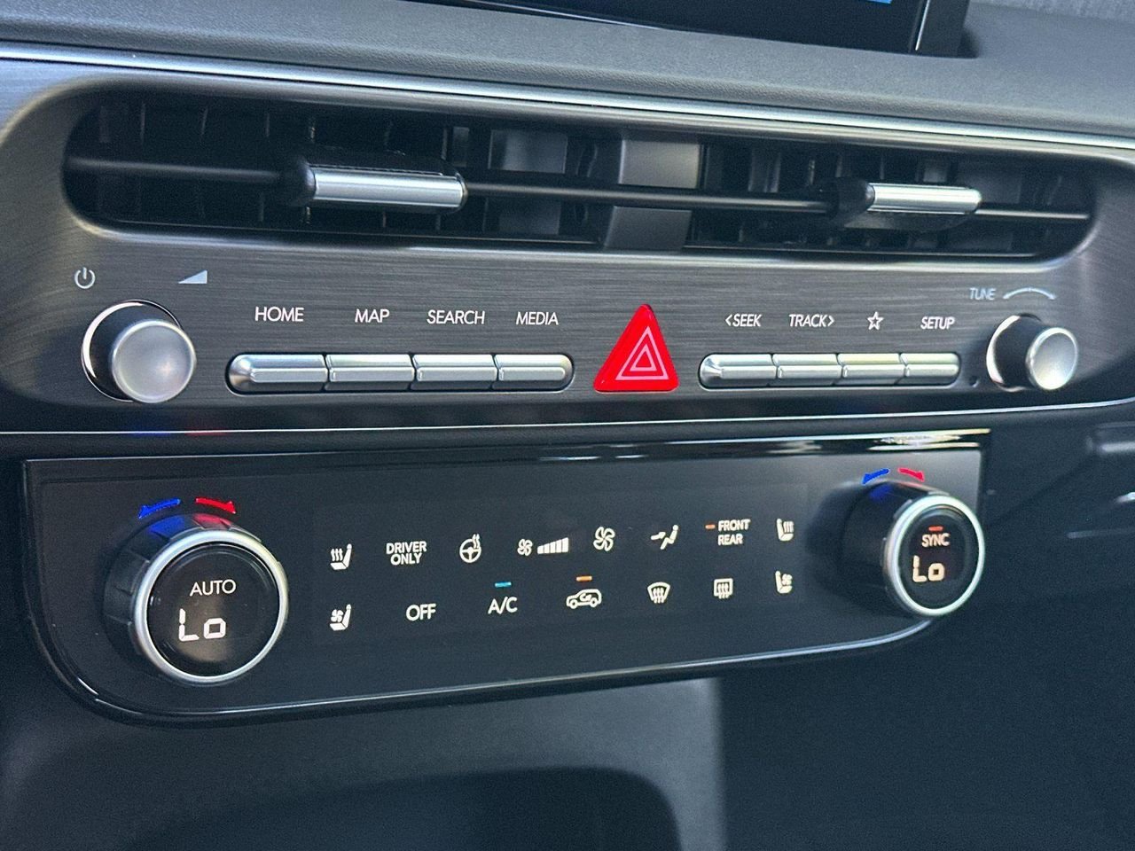 New 2027  Hyundai SEL Premium 7P image 18
