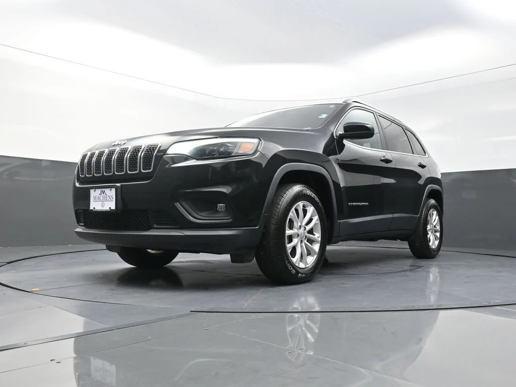 Used 2019 Black Jeep Latitude image 23