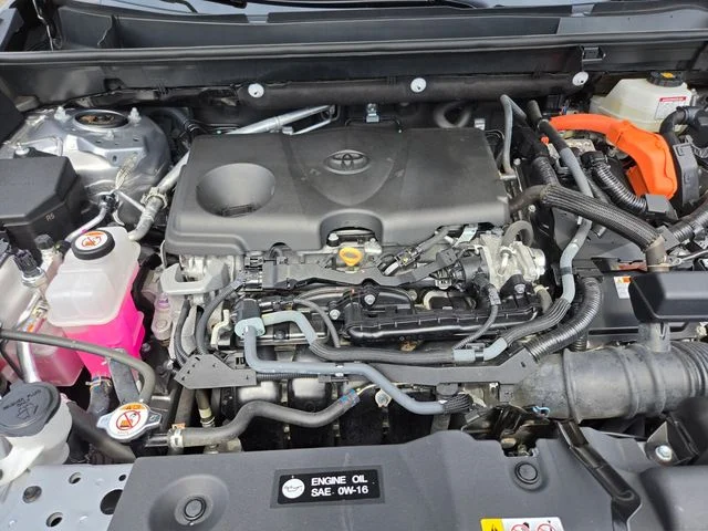Used 2023 Silver Toyota LE image 22