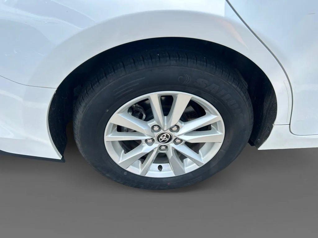 Used 2025 White Toyota LE image 5