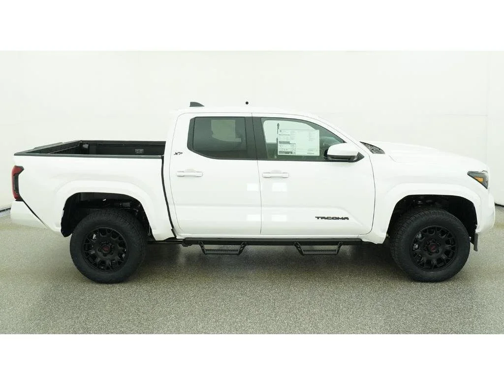 New 2026 Ice Cap Toyota SR5 image 11