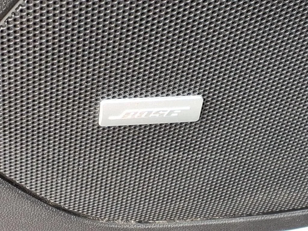 Used 2023 Iridescent Pearl Tricoat Chevrolet RS image 5
