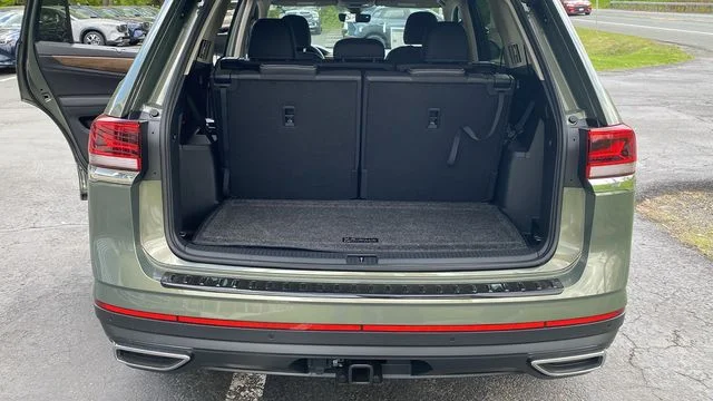 New 2026 Green Volkswagen 2.0T SE w/Technology image 28