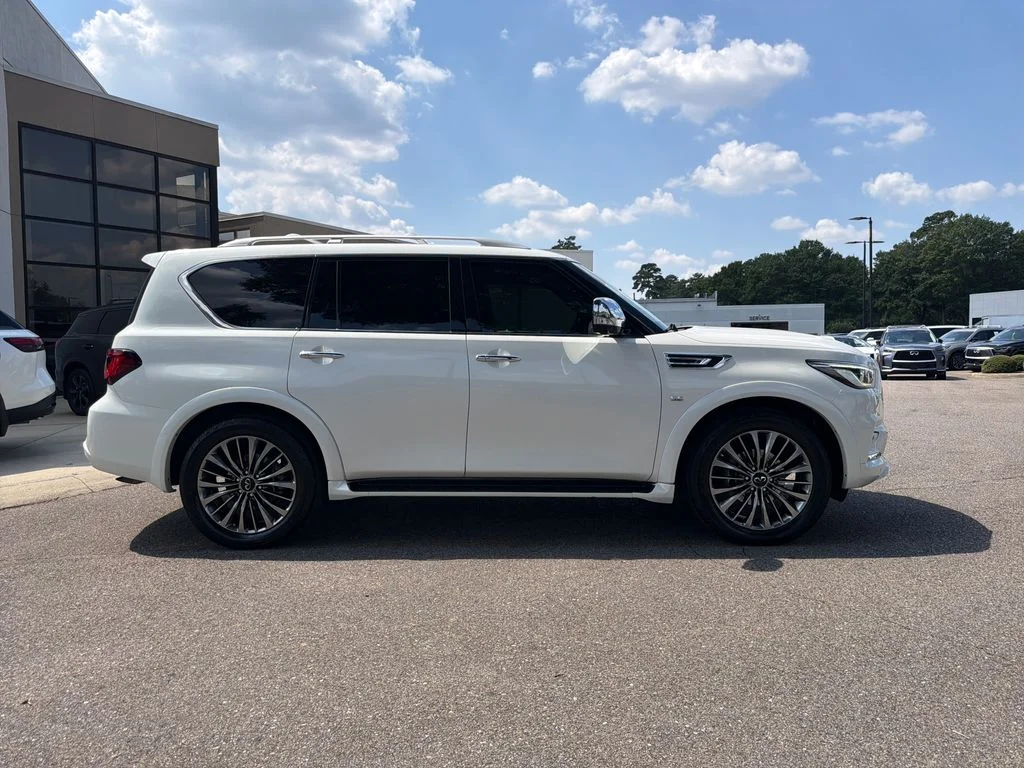 Used 2018 Moonstone White INFINITI  image 14