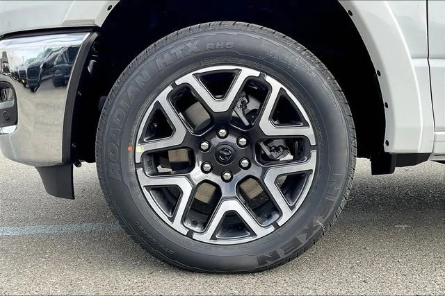 New 2026 Bright White Clear-Coat Exterior Paint RAM Laramie image 11